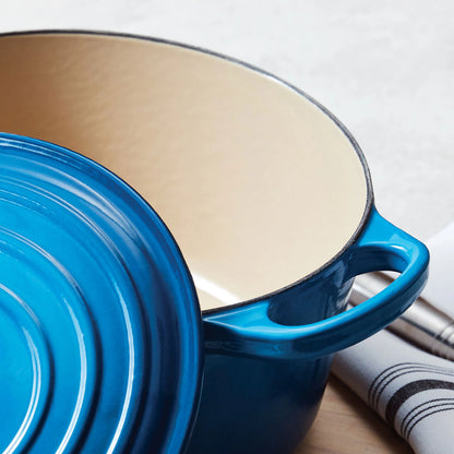 2026 2025 Le Creuset Signature Cocotte Ronde en Fonte Émaillée 13,25 Quart – Couleur Marseille